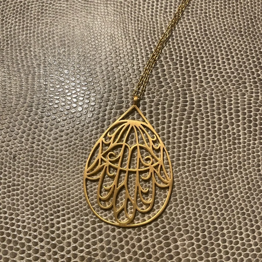 Satya Jewelry Gold Hamsa necklace